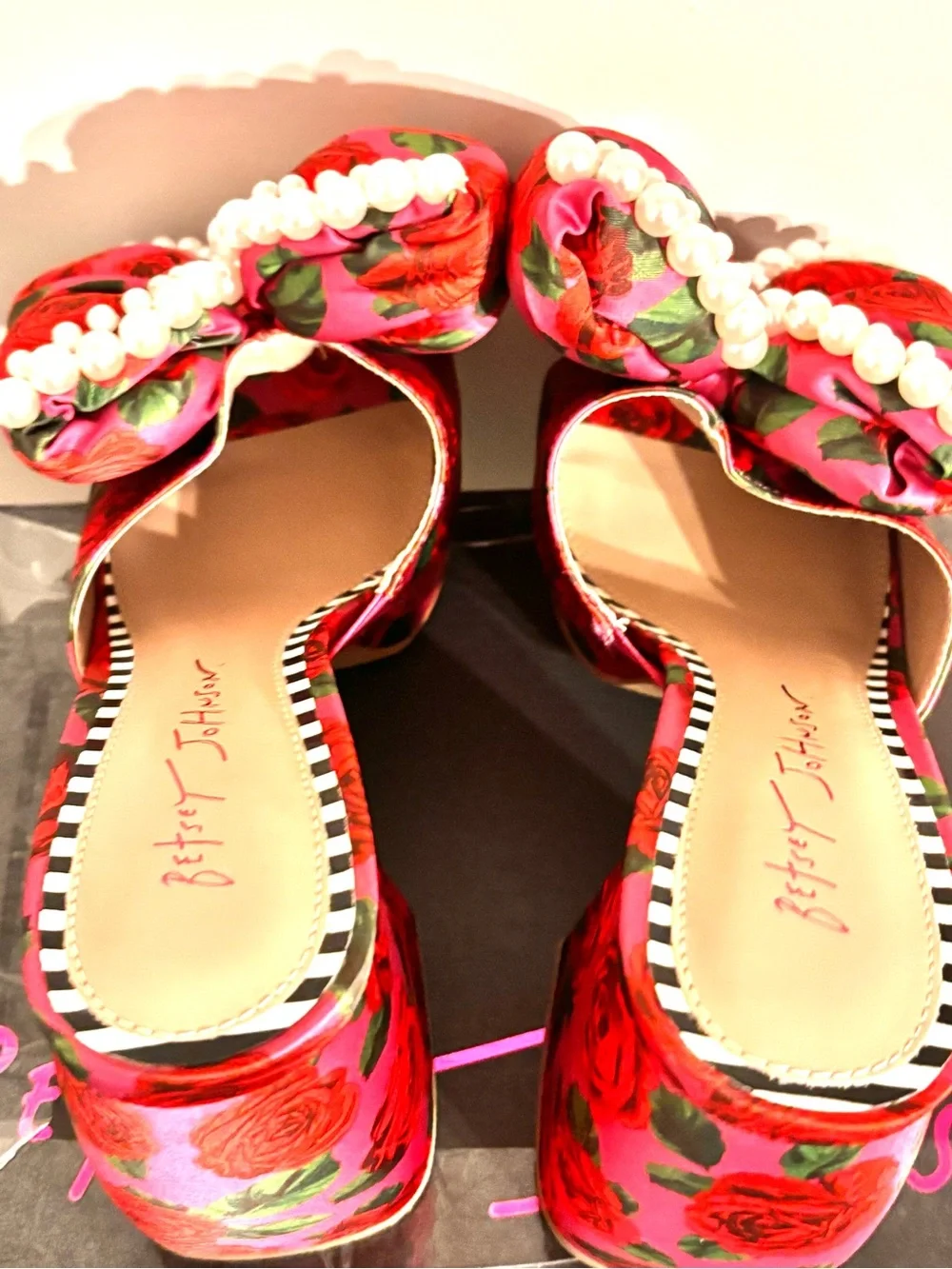 Betsey Johnson Mely Platform Sandal size 8 Roses and Pearls Pink Puff Heart - Picture 6 of 9